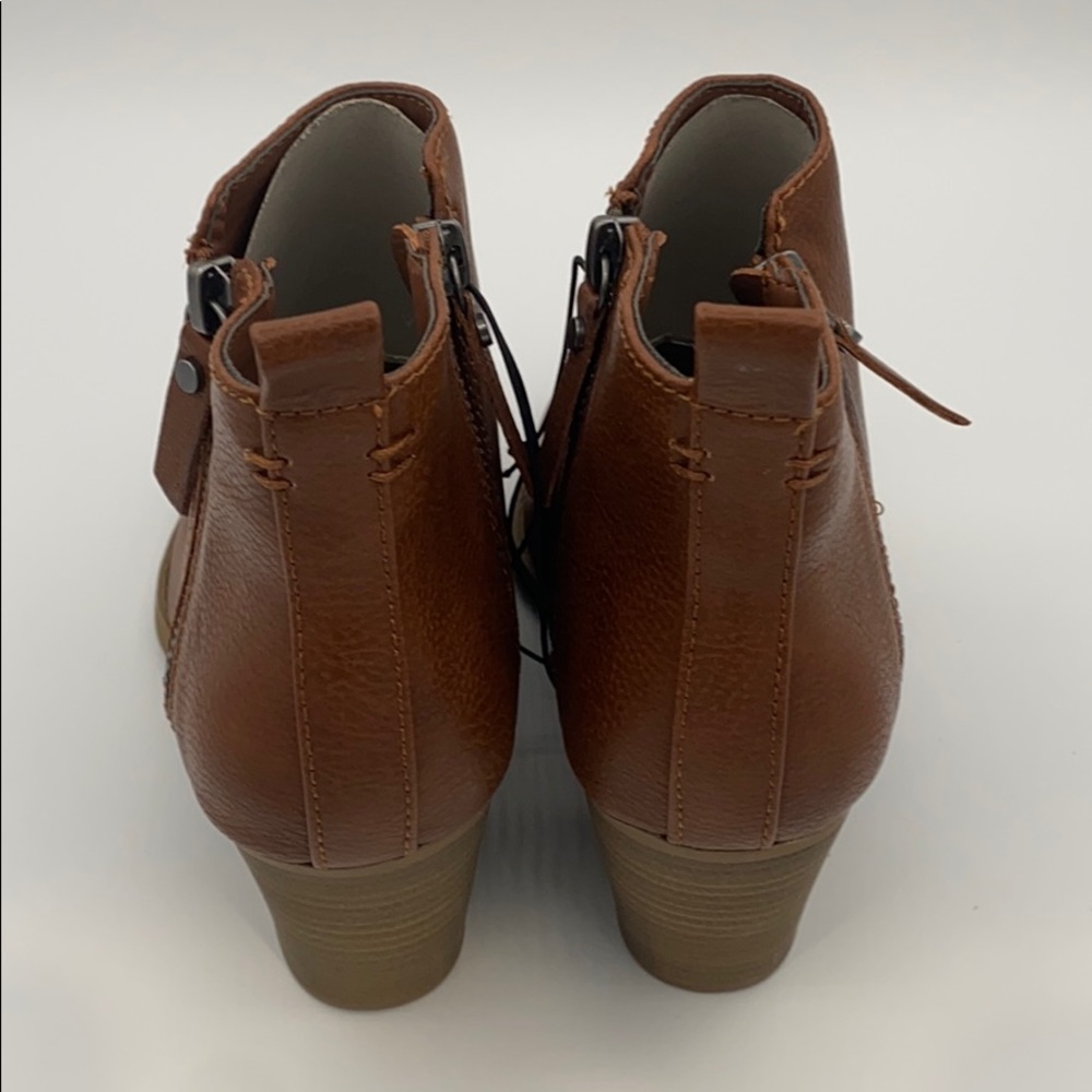 UNIVERSAL THREAD JAMESON FAUX LEATHER BOOTIE - Picture 4 of 10